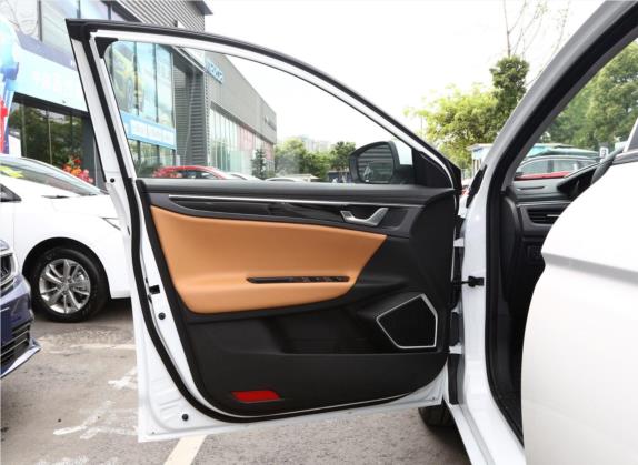 帝豪GL 2020款 1.5T DCT豪华型 车厢座椅   前门板