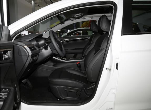 帝豪GL 2021款 UP 1.4T CVT领尊型 车厢座椅   前排空间