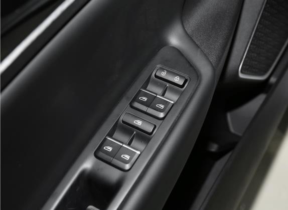 帝豪GL 2021款 UP 1.4T CVT领尊型 车厢座椅   门窗控制