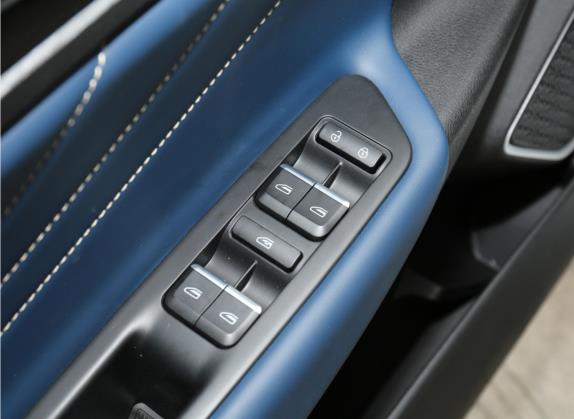 帝豪GL 2021款 UP 1.4T CVT领曜型 车厢座椅   门窗控制