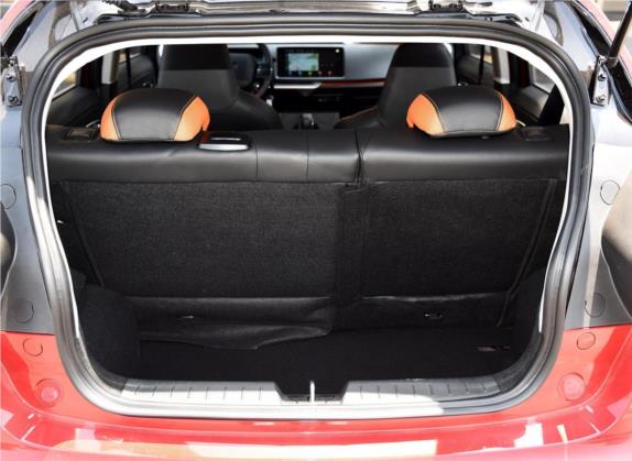 远景X1 2017款 1.3L 手动疯活版 车厢座椅   后备厢