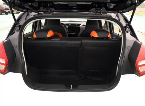 远景X1 2017款 1.3L 自动乐趣版 车厢座椅   后备厢