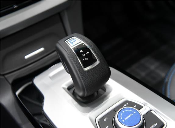 帝豪新能源 2017款 1.5L PHEV 精英型 中控类   挡把