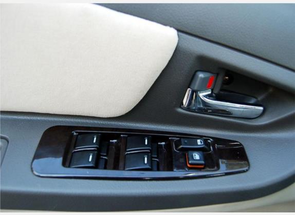 金刚 2006款 1.6L 手动标准型 车厢座椅   门窗控制