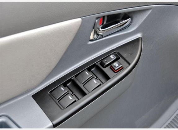金刚 2009款 2代 1.5L 手动标准型 车厢座椅   门窗控制