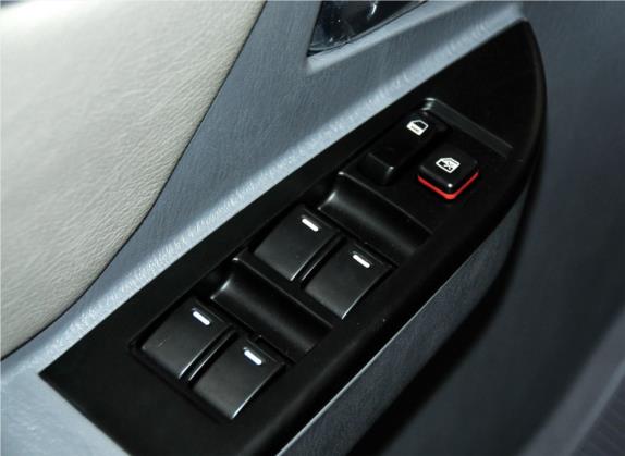 金刚 2010款 1.5L 手动无敌版 车厢座椅   门窗控制