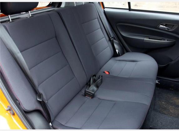 金刚 2014款 CROSS 1.5L 自动精英型 车厢座椅   后排空间