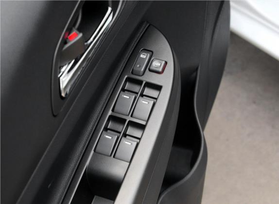 金刚 2014款 三厢 1.5L 手动精英型 车厢座椅   门窗控制
