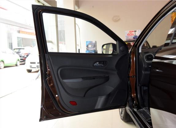金刚 2014款 CROSS 1.5L 手动精英型 车厢座椅   前门板