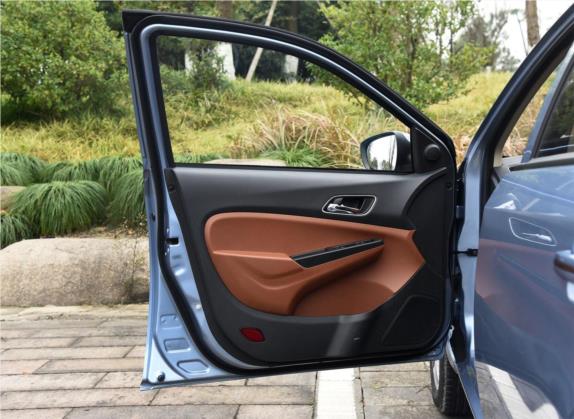 金刚 2016款 1.5L 自动尊贵型 车厢座椅   前门板