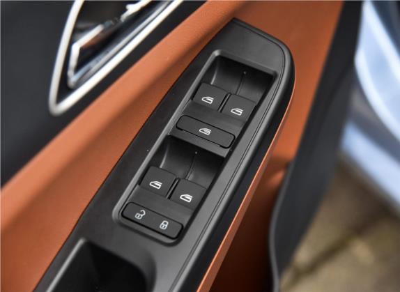 金刚 2016款 1.5L 自动尊贵型 车厢座椅   门窗控制