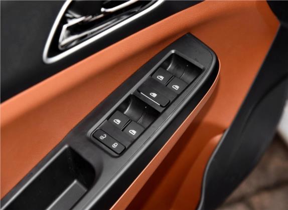 金刚 2016款 1.5L 手动进取型 国IV 车厢座椅   门窗控制