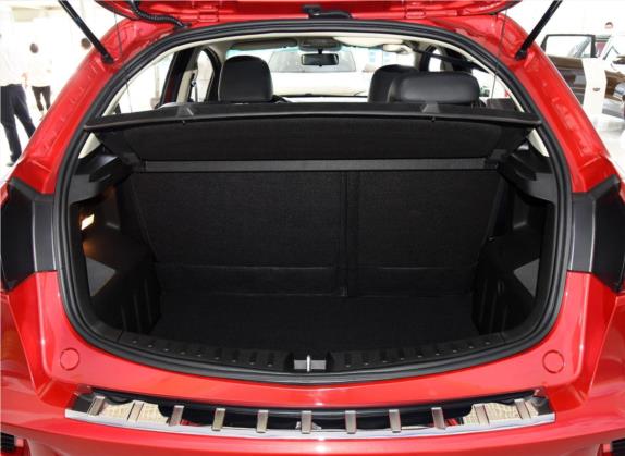 远景X3 2017款 1.5L 自动精英型 车厢座椅   后备厢