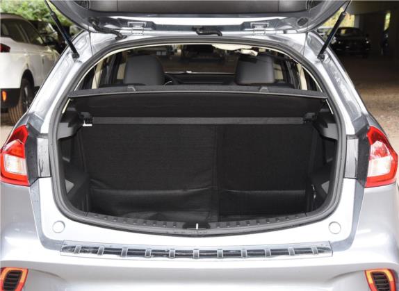 远景X3 2018款 1.5L 自动周年版 车厢座椅   后备厢