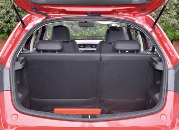 远景X3 2019款 升级版 1.5L 手动精英型 车厢座椅   后备厢