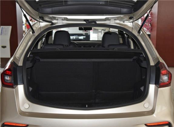 远景X3 2019款 升级版 1.5L CVT精英型 车厢座椅   后备厢