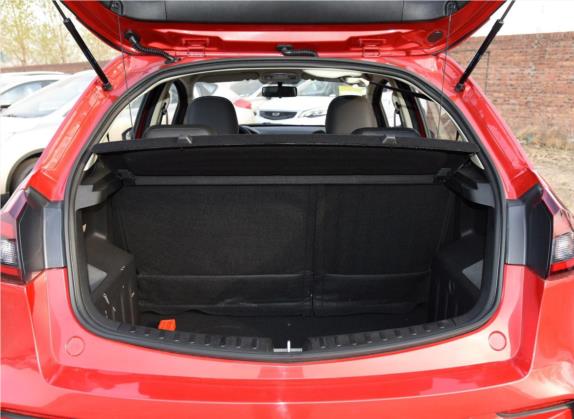 远景X3 2020款 1.5L 手动精英型 车厢座椅   后备厢