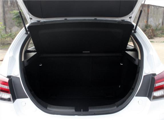 远景S1 2018款 1.4T CVT锋驰型 车厢座椅   后备厢