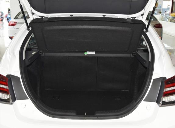 远景S1 2019款 升级版 1.5L 手动幸福版 车厢座椅   后备厢