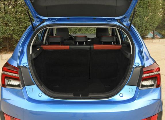 远景S1 2019款 升级版 1.4T CVT尊贵型 车厢座椅   后备厢