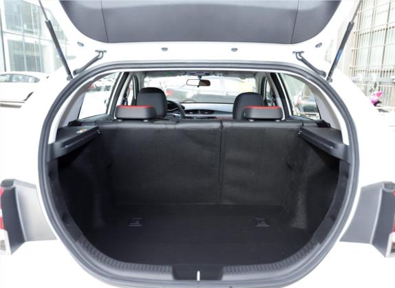 远景S1 2019款 升级版 1.5L CVT亚运版 车厢座椅   后备厢