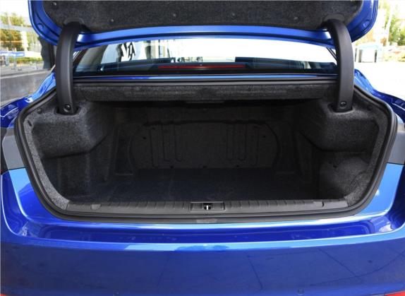 博瑞新能源 2020款 1.5T PHEV 耀领版 车厢座椅   后备厢