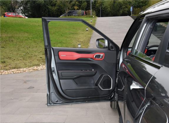 吉利ICON 2020款 1.5TD i9 BSG 车厢座椅   前门板