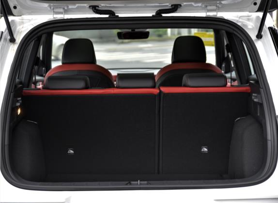 吉利ICON 2020款 1.5TD i7 车厢座椅   后备厢