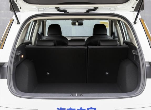 吉利ICON 2020款 1.5TD i5 车厢座椅   后备厢