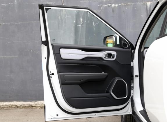 吉利ICON 2020款 1.5TD i5 车厢座椅   前门板