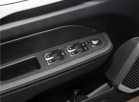 吉利ICON 2020款 1.5TD i5 车厢座椅   门窗控制