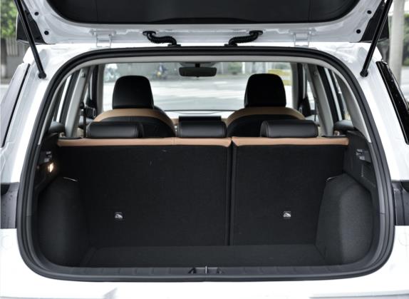 吉利ICON 2020款 1.5TD i6 车厢座椅   后备厢