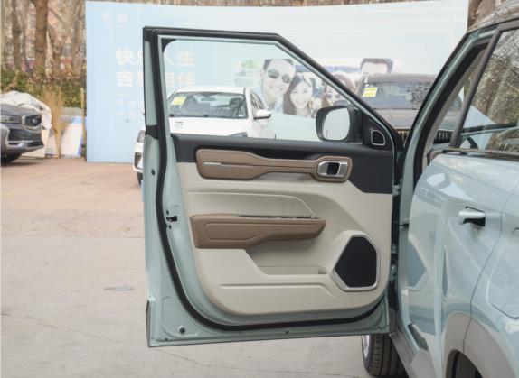 吉利ICON 2022款 1.5TD 青鸢限量款 车厢座椅   前门板