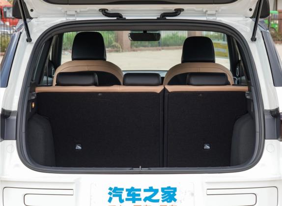 吉利ICON 2023款 1.5TD 巧克力醇巧版 车厢座椅   后备厢