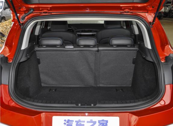 帝豪GSe 2020款 600 尊尚型 车厢座椅   后备厢