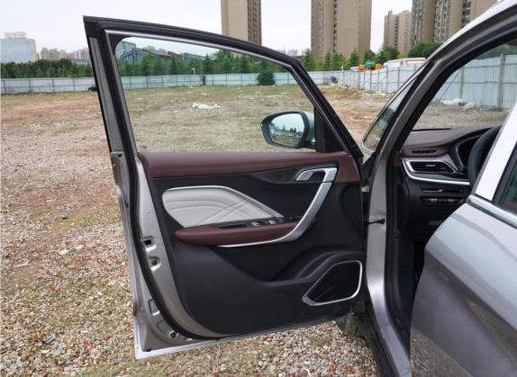嘉际新能源 2022款 1.5TD PHEV 白金舒适型 车厢座椅   前门板