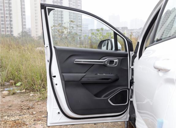 豪越 2020款 1.8TD 自动舒适型 7座 车厢座椅   前门板