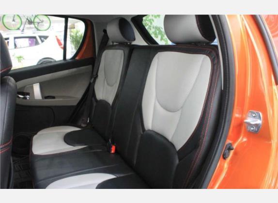熊猫 2016款 1.0L IMT萌动版 车厢座椅   后排空间