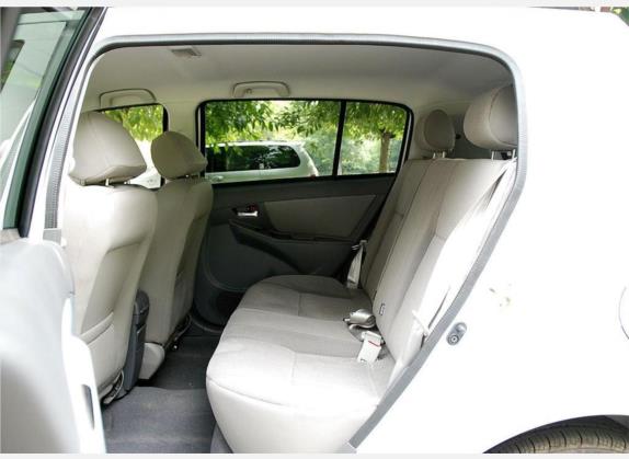 金鹰 2008款 1.5L 手动舒适型 车厢座椅   后排空间