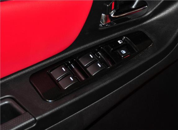 金鹰 2010款 Cross 1.5L 手动标准型 车厢座椅   门窗控制