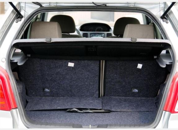 金鹰 2010款 1.5L 手动标准型 车厢座椅   后备厢