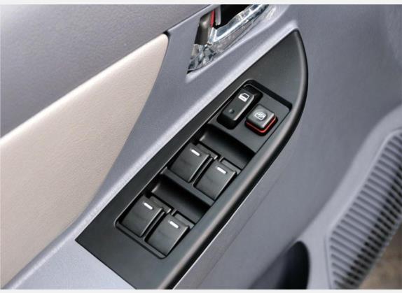 金鹰 2010款 1.5L 手动标准型 车厢座椅   门窗控制