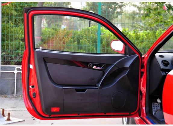 中国龙 2009款 1.5L 手动标准型 车厢座椅   前门板