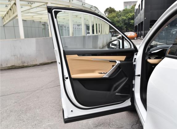 博越L 2023款 1.5TD DCT豪华型 车厢座椅   前门板