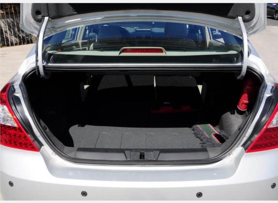 经典帝豪 2009款 三厢 1.8L 手动豪华型 车厢座椅   后备厢