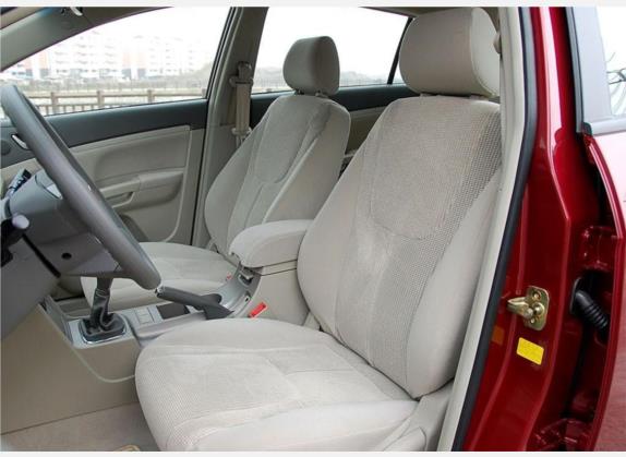 经典帝豪 2010款 两厢 1.8L 手动舒适型 车厢座椅   前排空间