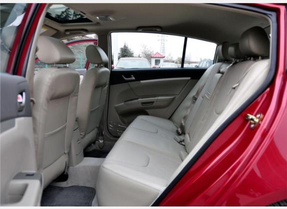 经典帝豪 2010款 两厢 1.8L 手动豪华型 车厢座椅   后排空间