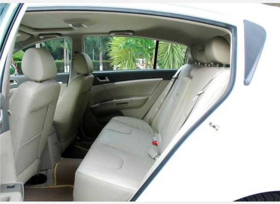 经典帝豪 2010款 两厢 1.8L 手动尊贵型 车厢座椅   后排空间