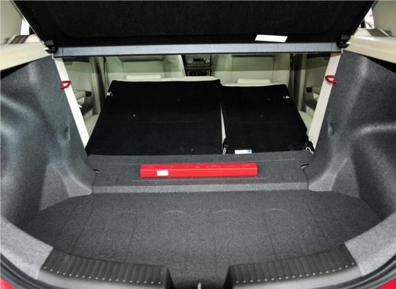 经典帝豪 2010款 两厢 1.8L CVT豪华型 车厢座椅   后备厢