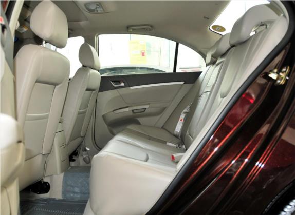 经典帝豪 2010款 三厢 1.8L CVT天窗型 车厢座椅   后排空间